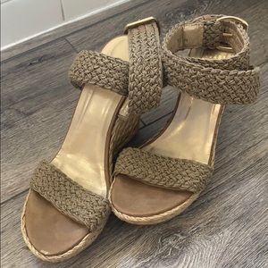 Stuart weiitzman Easy and confortable wedges